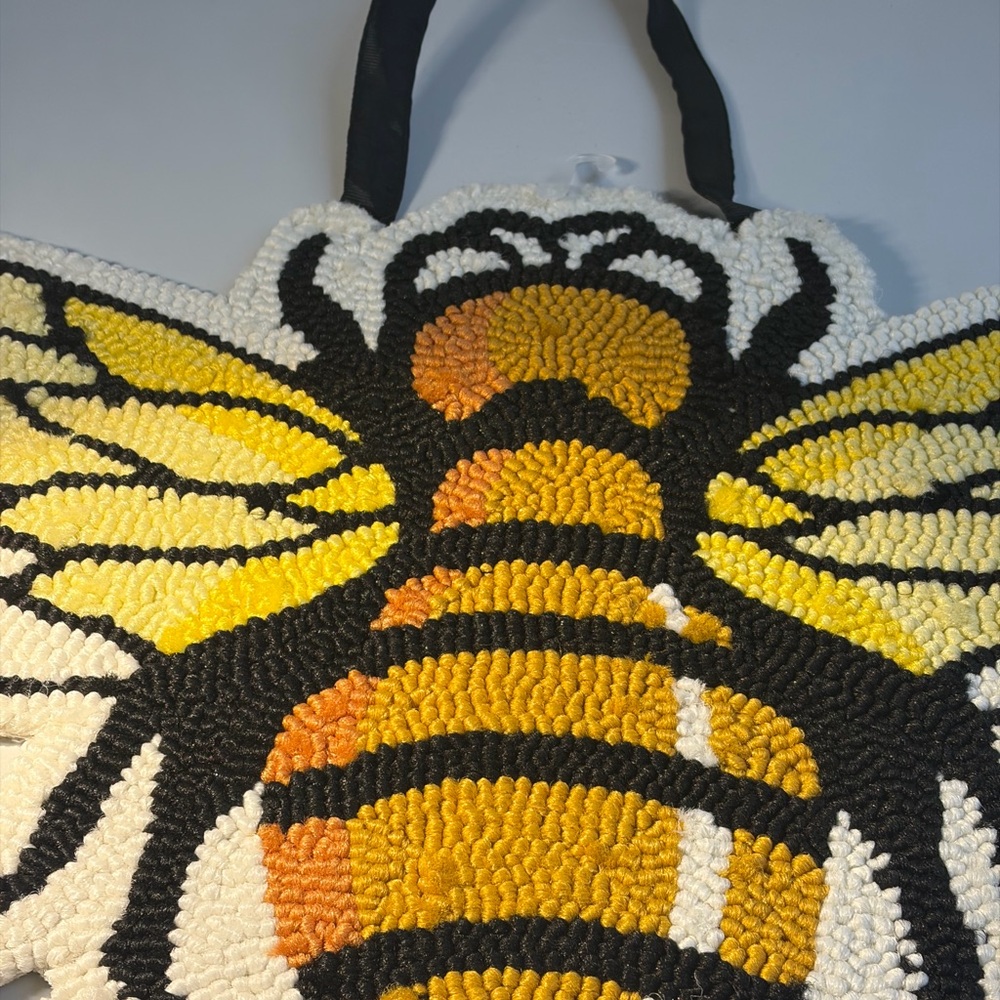 BumbleBee Wall Hanging By Evergreen Enterprise of Virginia - Picture 5 of 7